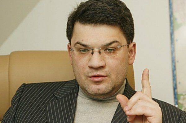 Экс-глава украинского Интерпола заявил о необходимости фиксации украинских чиновников-героизаторов нацизма и документирования их преступлений