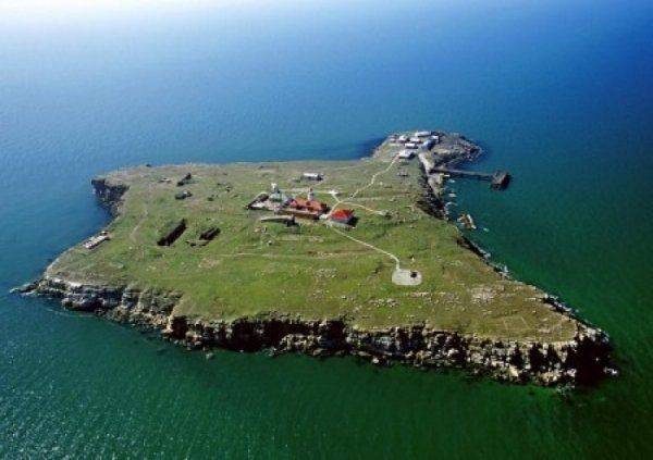 Парасюк мечтает создать концлагерь для Порошенко на острове Змеиный