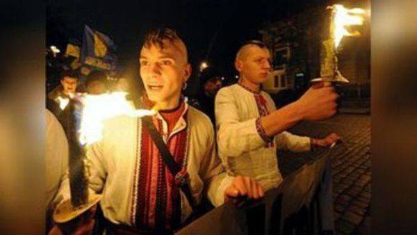 Восточная Европа: Гадина жрёт гадину...