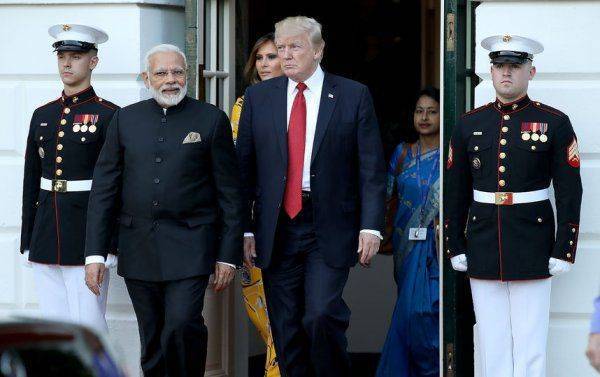 Вооружая Индию, США целятся в Китай и Россию