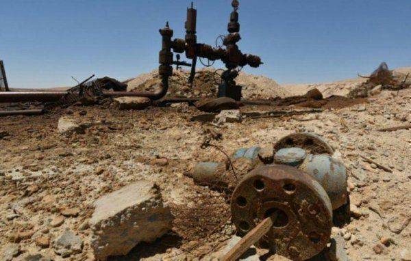 США расхищает нефтедобывающее оборудование на крупнейших месторождениях нефти и спонсирует боевиков