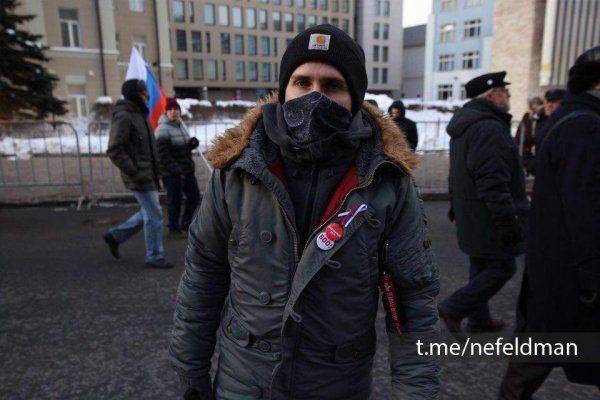 В погоне за минутной славой либералы вновь собрались под портретами Немцова