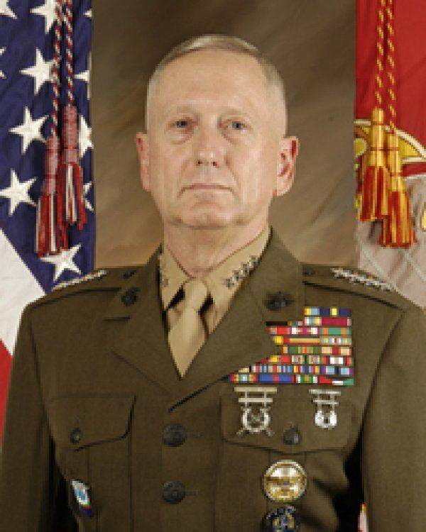 Министр обороны США обвинил Россию в попытке перекроить границы Черногории