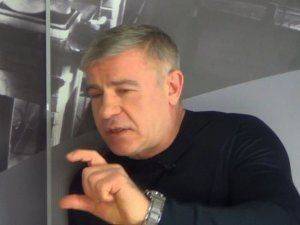 Замглавреда "Фонтанки.ру" Евгений Вышенков - мужчина в штанах