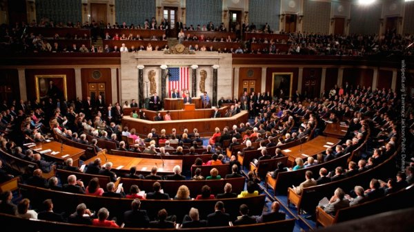 Глава нацразведки США анонсировал введение новых антироссийских санкций