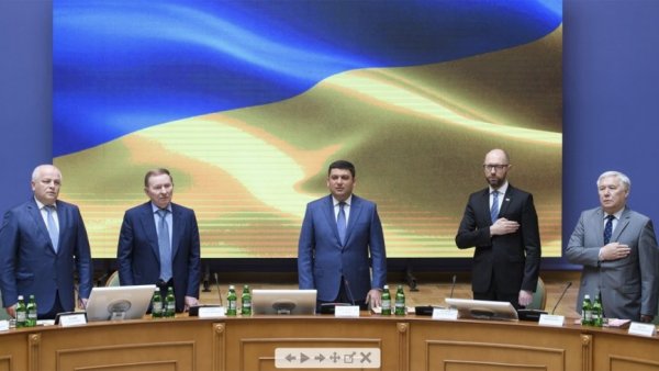 Премьер-министр Украины зарабатывает больше, чем президент страны