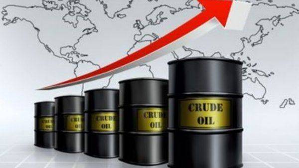 Рухнет нефть - рухнет рубль, но пока всё растет