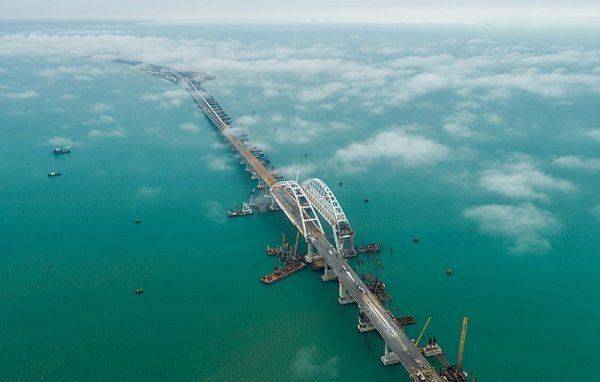 Жалкий провал украинской пропаганды. Крымский мост выходит на финишную прямую