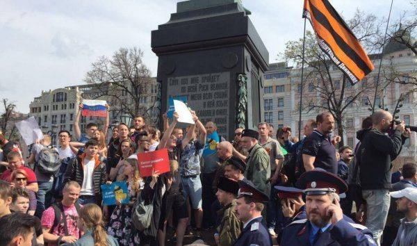 Крепость «Пушкин»: В Москве у Навального появилась оппозиция