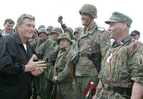 Свято манкурта «Червона дупа» – гибрид белой розы с чёрной жабой