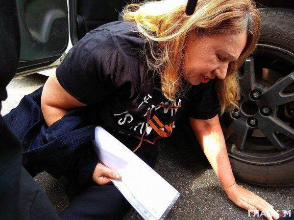 Киевские полицаи жестоко задержали известную правозащитницу и организатора "Бессмертного полка" 