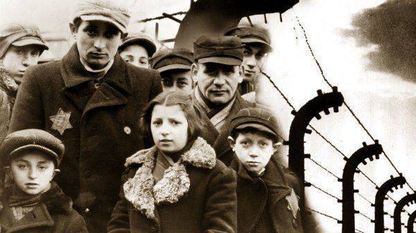 США заставят Польшу платить и каяться за Холокост