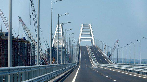 В Крым на грузовике: Западные СМИ обиделись на Путина