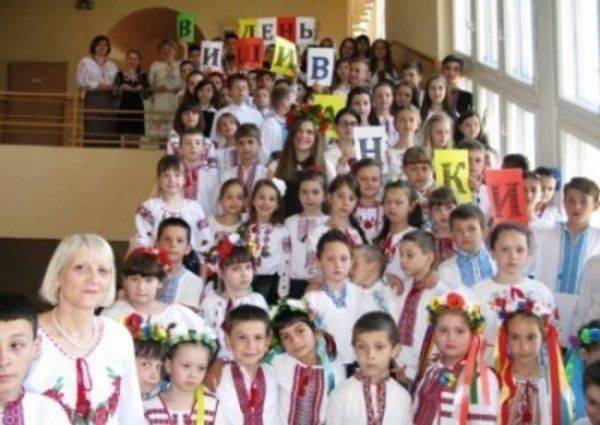 Вышиванка и "совок" головного мозга