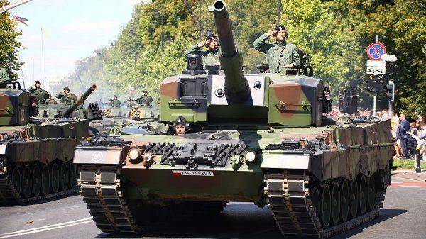 "Гиена Европы" уже не легла, а распласталась под США