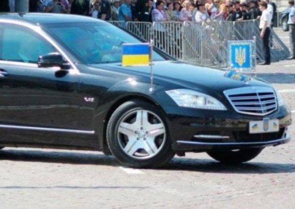 Карма Порошенко: утром – школьник, вечером-велосипедист. Кортеж президента «размазывает» людей по асфальту