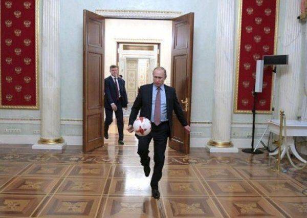 Скорбь русофобов. Украинский режим корёжит от российских побед