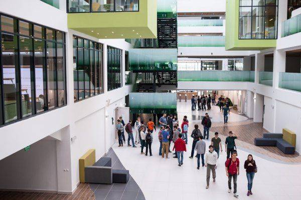 Наука – двигатель экономики и общества: Путин требует вкладывать в будущее России Наука – двигатель экономики и общества: Путин требует вкладывать в будущее России