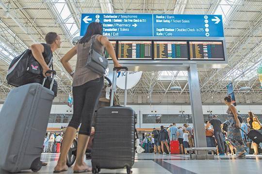 Отпускной попадос: в разгар сезона туристы остаются без отдыха и денег Отпускной попадос: в разгар сезона туристы остаются без отдыха и денег
