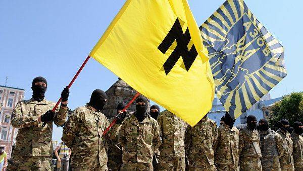 Переобулся на лету: зачем Аваков борется с вскормленными им неонацистами Переобулся на лету: зачем Аваков борется с вскормленными им неонацистами