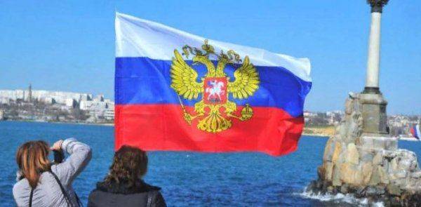 «Это вам не Украина!» - киевлянин узнал, что в Крыму на пляже делают с украинскими вышиванками