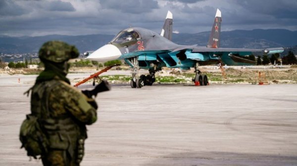 Российские ПВО отразили атаку дронов на «Хмеймим» Российские ПВО отразили атаку дронов на «Хмеймим»