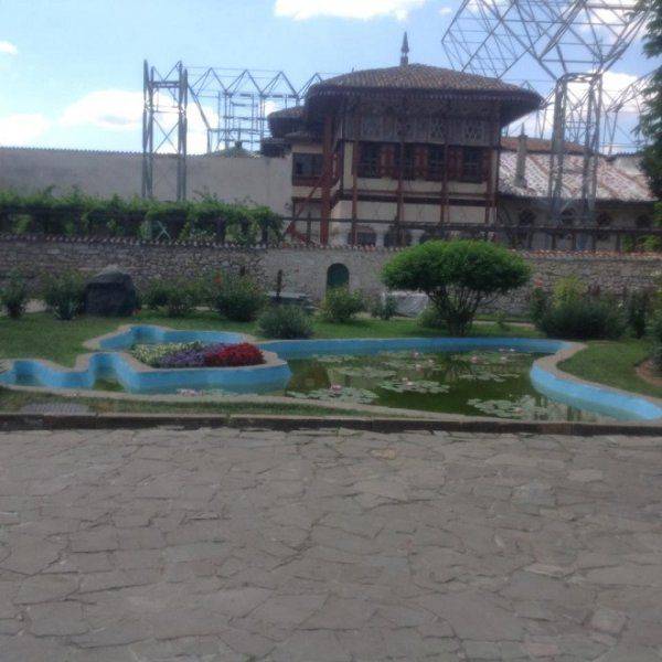 Монтян: татары по факту катаются, как сыр в масле, причем за счёт остального населения Крыма Монтян: татары по факту катаются, как сыр в масле, причем за счёт остального населения Крыма