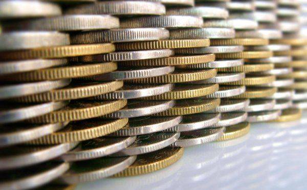 Экономический рост и цифры внешнего долга.  Что-то здесь не так.