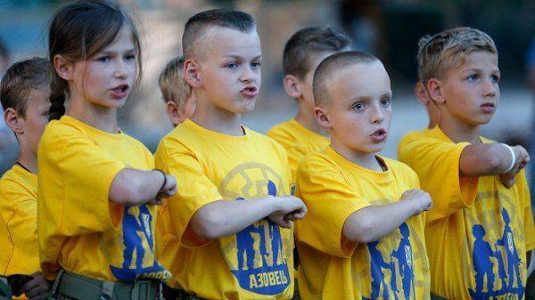 «Сволочи» стали реальностью: На Украине готовят детей-диверсантов «Сволочи» стали реальностью: На Украине готовят детей-диверсантов