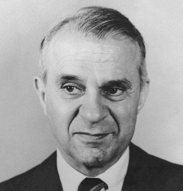 Причины краха социалистической экономики и риски современной России