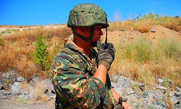 Бойцы ВСУ под Горловкой помогают ополченцам Донбасса Бойцы ВСУ под Горловкой помогают ополченцам Донбасса
