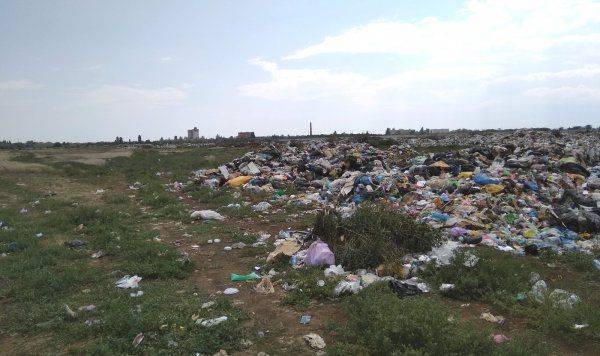 Деньги не пахнут? Как можно заработать на мусорных свалках в Крыму Деньги не пахнут? Как можно заработать на мусорных свалках в Крыму