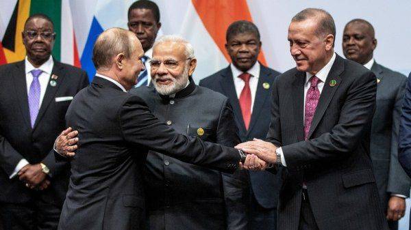 Hürriyet Daily News: Эрдоган предложил дополнить БРИКС буквой Т Hürriyet Daily News: Эрдоган предложил дополнить БРИКС буквой Т