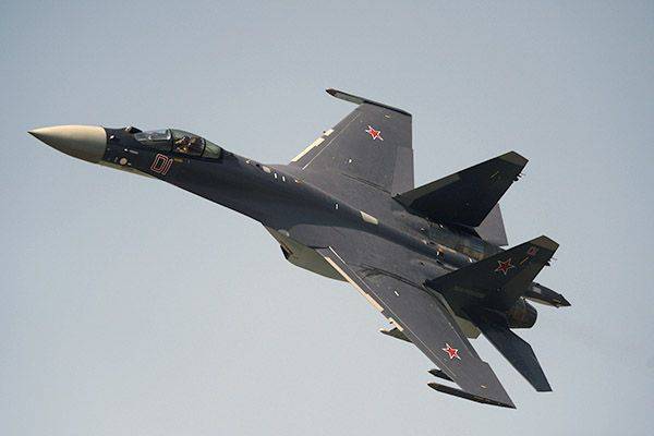 Шансы Су-35 в бою с новыми американскими истребителями оценили в США Шансы Су-35 в бою с новыми американскими истребителями оценили в США