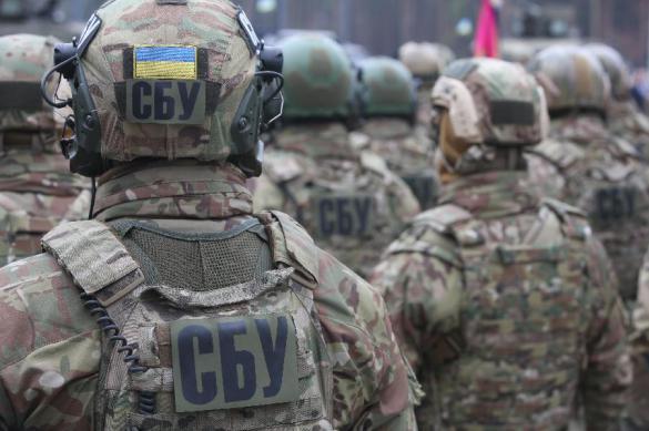 Почему Россия не штурмует порт с "Механиком Погодиным" Почему Россия не штурмует порт с "Механиком Погодиным"