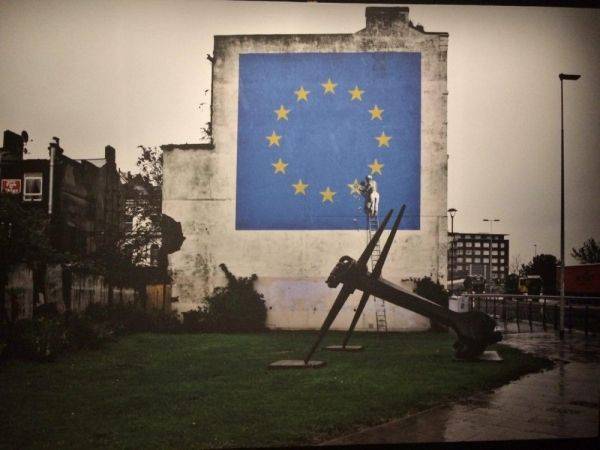 Вандал или гений в самом центре Москвы? Вандал или гений в самом центре Москвы?