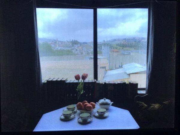 Вандал или гений в самом центре Москвы? Вандал или гений в самом центре Москвы?