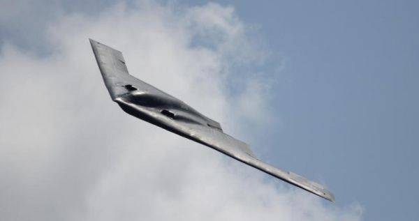 Невидимке B-2 приготовили смертоносную бомбу Невидимке B-2 приготовили смертоносную бомбу