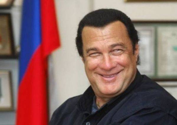 Стивен Сигал - клоунада российского МИДа или трезвый расчёт? Стивен Сигал - клоунада российского МИДа или трезвый расчёт?