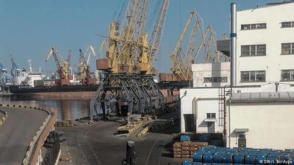 Украина теряет 4 миллиарда евро в год из-за коррупции на таможне Украина теряет 4 миллиарда евро в год из-за коррупции на таможне