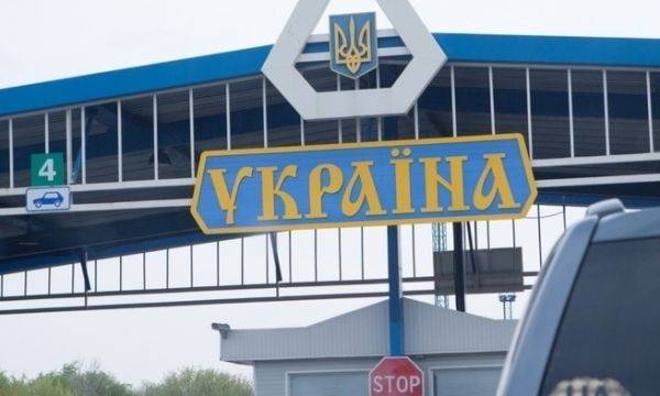 Кто крышует контрабанду леса на Украине?