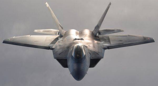 Американцы в секретной «Зоне-51» проводят испытания «ликвидатора» русских истребителей Американцы в секретной «Зоне-51» проводят испытания «ликвидатора» русских истребителей