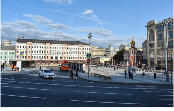 Красота и комфорт: благоустроенное Кремлевское кольцо радует глаз и греет душу Красота и комфорт: благоустроенное Кремлевское кольцо радует глаз и греет душу