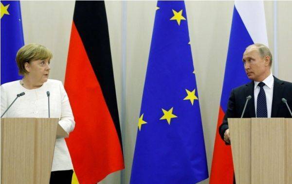 Путин и Меркель заставляют Киев нервничать