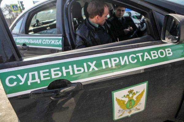 Приставы лишили керчанина пособия по безработице Приставы лишили керчанина пособия по безработице