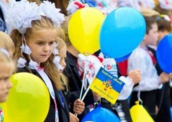 Львовских школьников принудительно сгоняют на празднование дня Независимости