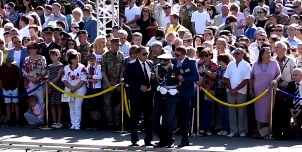 Не успел похмелиться: конфуз Порошенко стал хитом в Сети