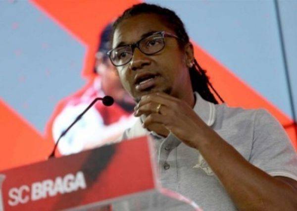 Украинские гастарбайтеры требуют дисквалифицировать футболиста «Браги» за российский Крым Украинские гастарбайтеры требуют дисквалифицировать футболиста «Браги» за российский Крым