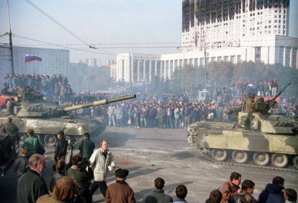 "Белый дом, черный дым". Документальный фильм