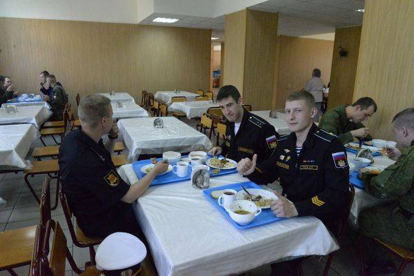 От русской до тюркской: гражданские повара угощают военных национальными блюдами
